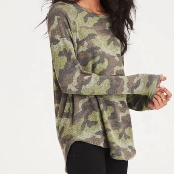 American Eagle Super Soft and Sexy Plush Casual Camo Long Sleeve Top Size Small - Picture 1 of 14